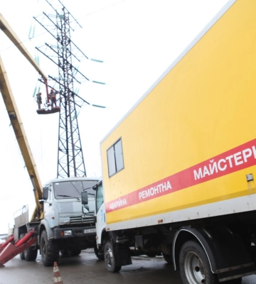 У Харкові відновили електропостачання в 11 багатоповерхівках, знеструмлених внаслідок ракетного обстрілу