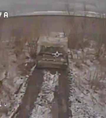 Бойцы ударного подразделения &quot;Булава&quot; уничтожили FPV-дроном &quot;Дикие Шершни&quot; танк оккупантов. ВИДЕО