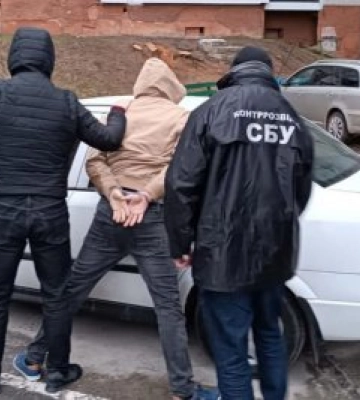 СБУ та Нацполіція затримали колаборанта, який допомагав окупантам ув&#039;язнювати українців на тимчасово окупованій частині&amp;hellip;