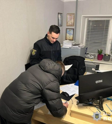 Правоохоронці викрили директора фірми, який привласнив майже 900 тис. гривень на відновлення гімназії у Харкові