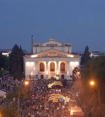 Звіт HRW: У Маріуполі за рік війни загинули щонайменше 8 000 людей