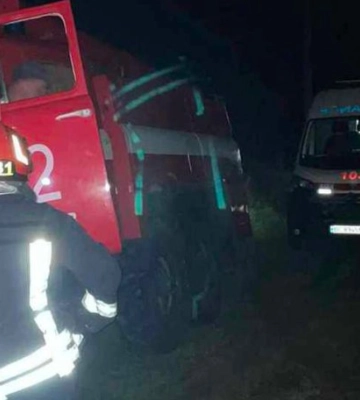 Злетів у кювет: на Львівщині рятувальники деблокували водія з понівеченого автомобіля