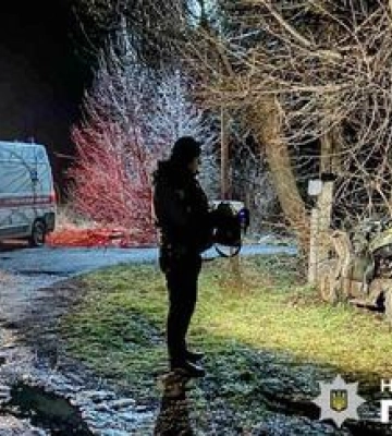 Квадроцикл зіткнувся з деревом: на Полтавщині загинули двоє людей