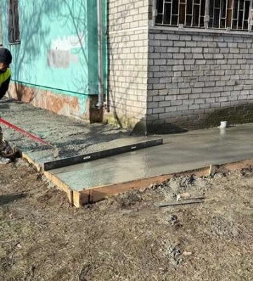 Оперативне реагування. Комплексний підхід. У Дніпрі за заявками містян оновлюють вимощення