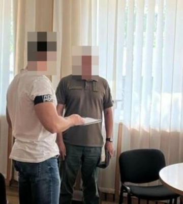 100 тисяч гривень за умовно-дострокове звільнення. У Дніпрі судитимуть ексначальника виправної колонії за хабарництво