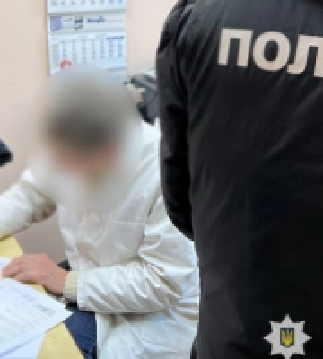 У Києві правоохоронці повідомили про підозру експосадовиці та лікарю-експерту, які “продавали” інвалідність ухилянтам