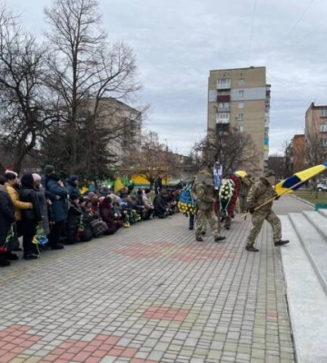 У Олександрії попрощались з загиблим воїном 