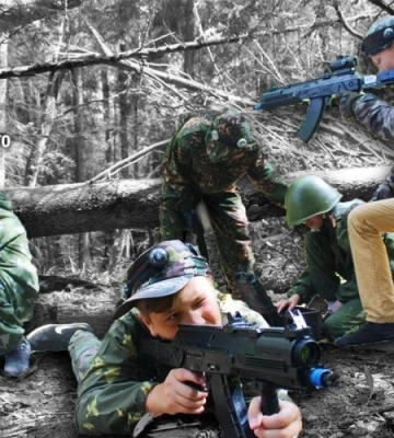 Вчитимуть вогневій підготовці та промиватимуть мізки: гауляйтери анонсували створення на Запоріжжі мілітаристичного клубу