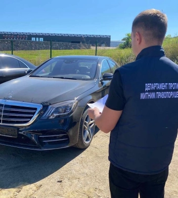 За місяць через порушення митники вилучили автомобілів на 3 млн грн - Держмитслужба