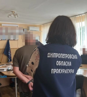 100 тисяч — за дострокове звільнення: за хабар судитимуть ексначальника виправної колонії у Дніпрі