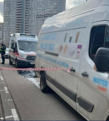 Смертельное ДТП в Киеве: авто наехало на женщину на парковке, полиция начала расследование