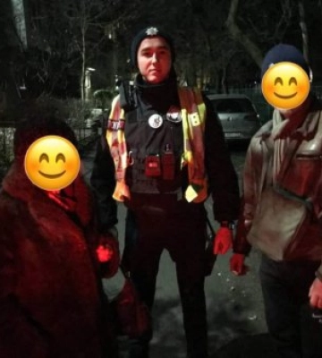 Поліція допомогла дістатись дому літній жінці, яка загубилась