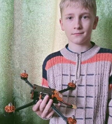 На Вінниччині 10-річний волонтер придбав безпілотник для ЗСУ