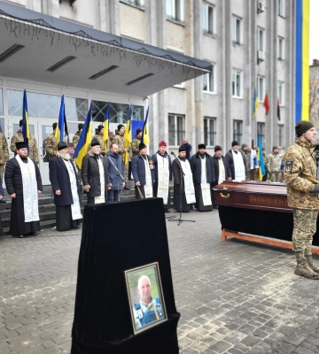 Обіцяв повернутися додому: на Волині попрощалися з воїном Сергієм Оніщуком