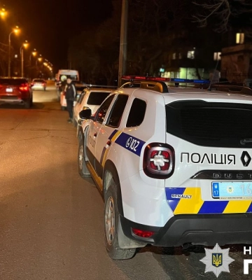 У Кременчуці чоловік на вулиці вдарив ножем знайомого: поранення виявилося смертельним (ФОТО)