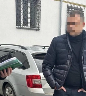 Двух чиновников Гоструда задержали на взятке