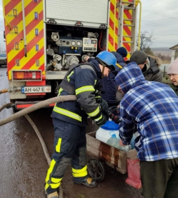 Рятувальники доставили воду до п&#039;яти населених пунктів Донецької області