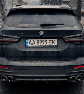 В Україні помітили незвичайний кросовер BMW вартістю понад 3 млн грн (Фото)