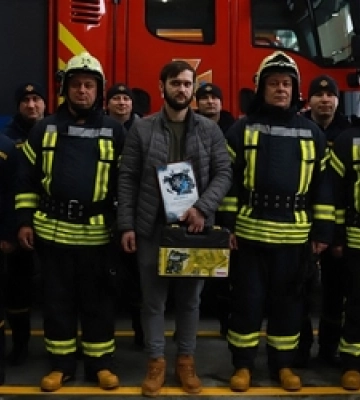 Рятувальники відзначили лучанина, який виніс з пожежі сусіда 