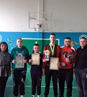 Як у Надвірній відбулись змагання з настільного тенісу