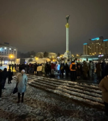 У центрі Києва проходить акція на підтримку Залужного
