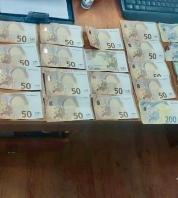 На Одещині у жінки з будинку викрали велику суму грошей