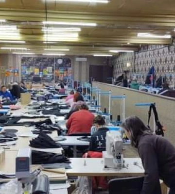 Підприємство із Харківщини шиє речі для ЗСУ у Гощі