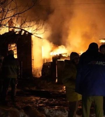 У Харкові «шахеди» влучили в АЗС: горять 14 приватних будинків, є жертви 