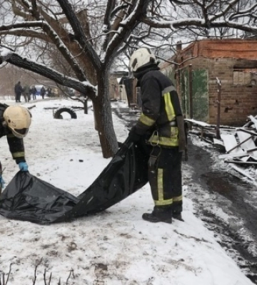 У Харкові внаслідок нічної атаки горить нафтобаза - поліція