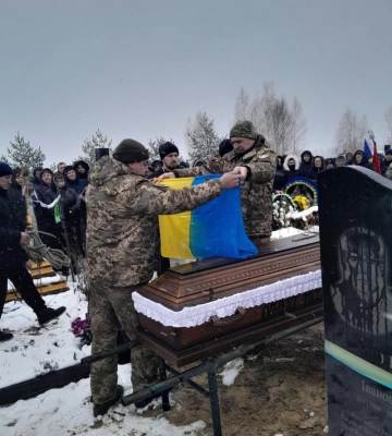 Загинув під час артилерійського обстрілу: на Волині попрощалися із 39-річним Героєм Миколою Фальчуком