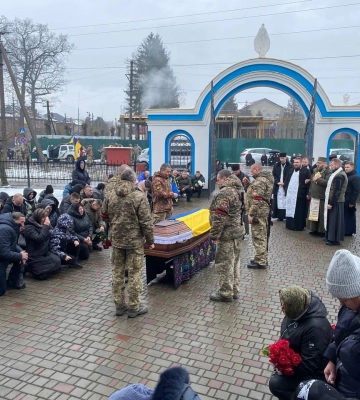 Останню шану віддали Герою з Волині Дмитру Слесаруку