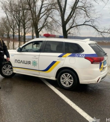 На Закарпатье затруднено движение из-за подтопления дороги