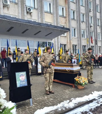 Загинув у липні: на Волині попрощалися з військовим Романом Кондратюком