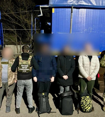 На кордоні затримали водія з Миколаївшини, який перевозив ухилянтів, маскуючись під &quot;патріота&quot;