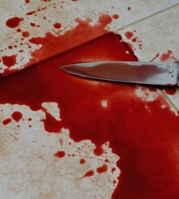 У Києві чоловік порізав ножем власну матір та сестру