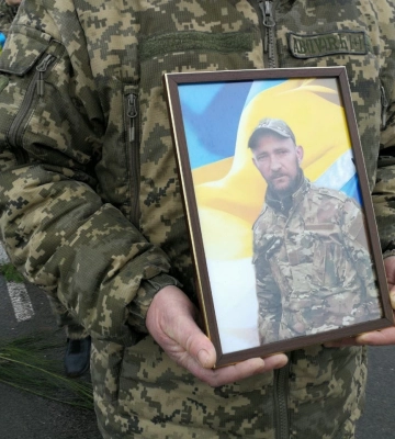 На Волині провели в останню дорогу воїна Олександра Бондарука