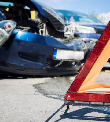 У Луцьку водійка Volkswagen втекла з місця ДТП, протаранивши Citroen