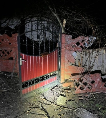 Через падіння уламків дронів на Дніпропетровщині виникла пожежа, є поранений