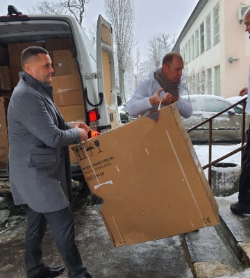 Бізнесмен, якого підозрюють у колабораціонізмі, передав допомогу Черкасам. Її роздавав Тренкін