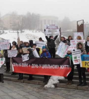На Майдані Незалежності родини військових вимагають встановити розумні терміни мобілізації