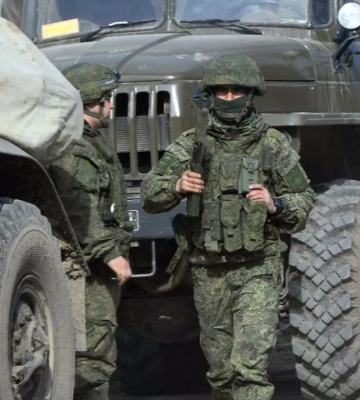 В Мариуполе военный "Урал" оккупантов протаранил машину, погиб водитель, — советник мэра 