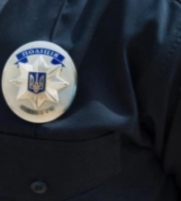 В Ужгороді патрульні допомогли чоловіку, у якого стався епілептичний напад