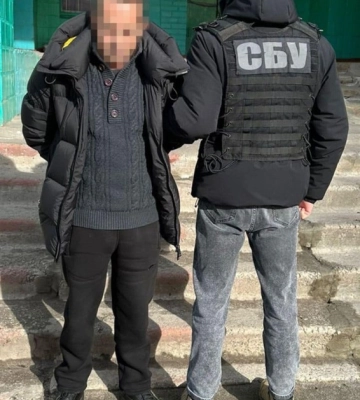 СБУ затримала на Кіровоградщині російського інформатора, який у власному гаражі зробив «пункт спостереження» за ешелонами ЗСУ