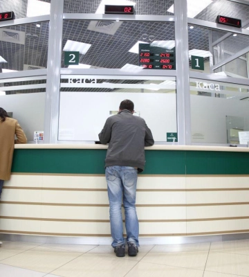 Банки підвищили ставки за кредитами для населення та знизили за депозитами