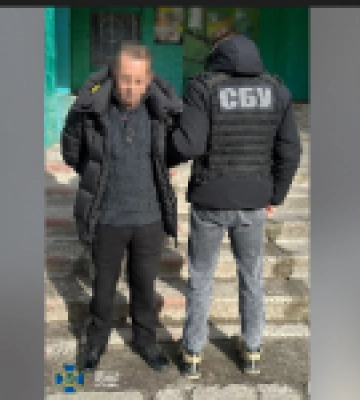 СБУ затримала на Кіровоградщині російського інформатора, який у власному гаражі зробив «пункт спостереження» за ешелонами ЗСУ