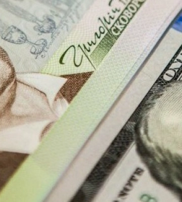 Долар подорожчав на початку тижня: курс валют в банках та обмінниках Дніпра
