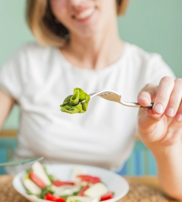 Не только орехи: 5 продуктов, которые улучшат работу мозга и концентрацию внимания