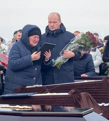 Сім’ю з трьома дітьми, яка згоріла через атаку БпЛА, поховали в Харкові 