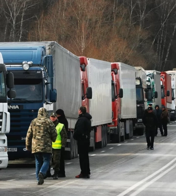 Заблокированы три пункта пропуска через границу Украины: польские фермеры продолжают акции протеста