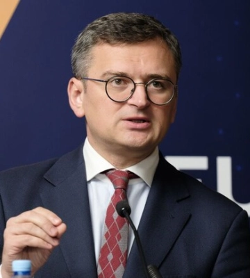Міністра ЗС Кулебу покусала собака, коли той прогулювався у Києві